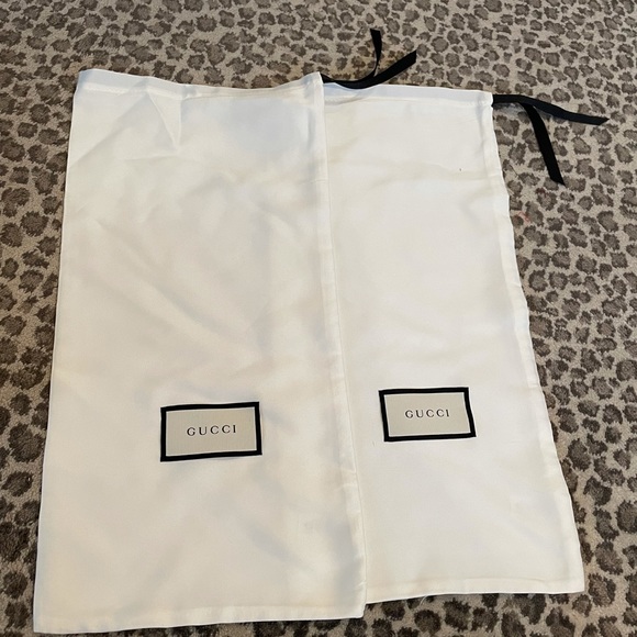 Gucci Black Scalloped Leather Willow Pearl Embellished Heel Pumps - Picture 4 of 10